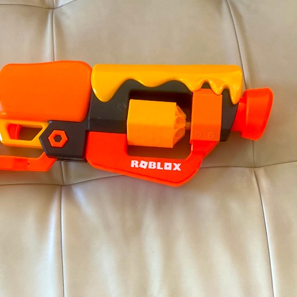Roblox BeesBlaster (NO CODE NO BULLETS JUST BLASTER) - Picture 2 of 3